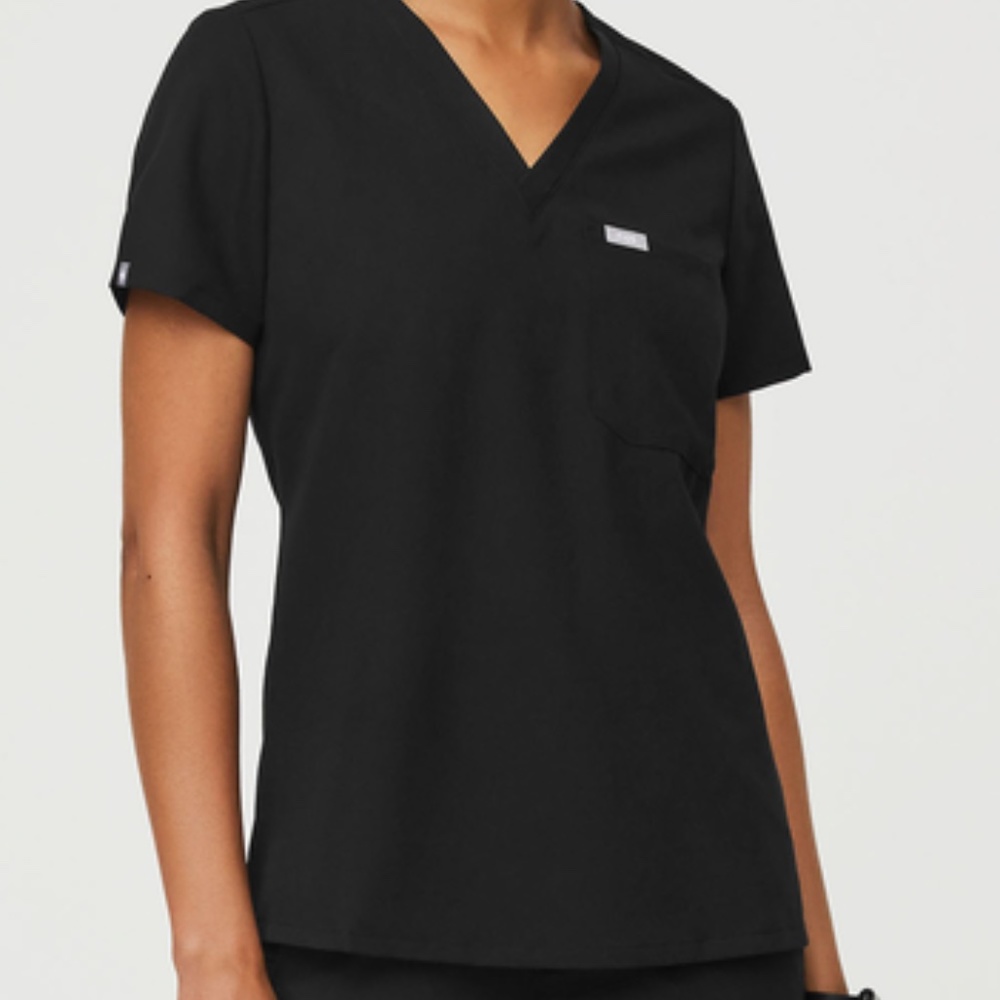 WearFigs Women Scrub Set in BLACK